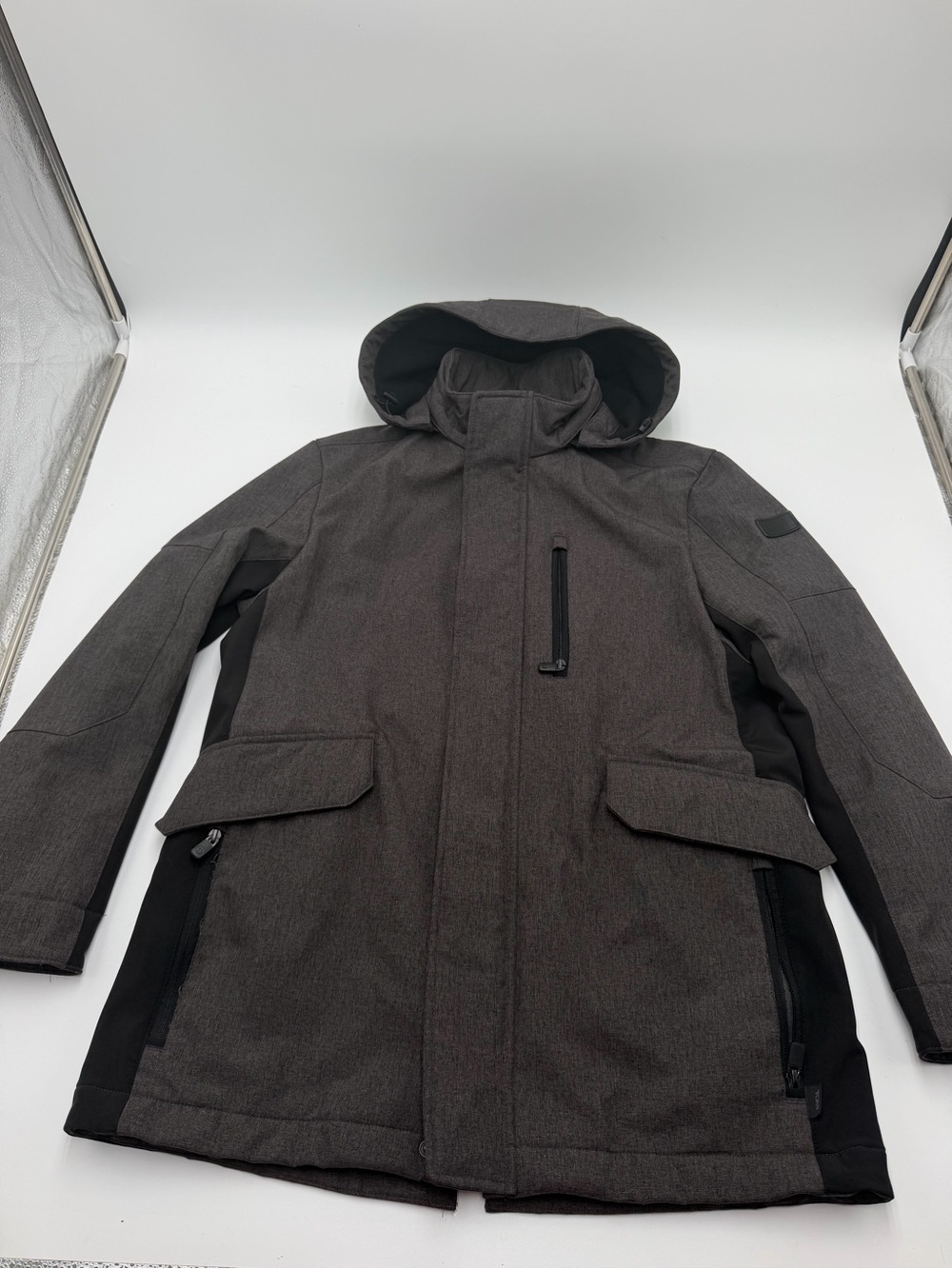 TUMI F77123 Mens Grey Soft Shell Commuter Jacket with Removable Hood, US Size M
